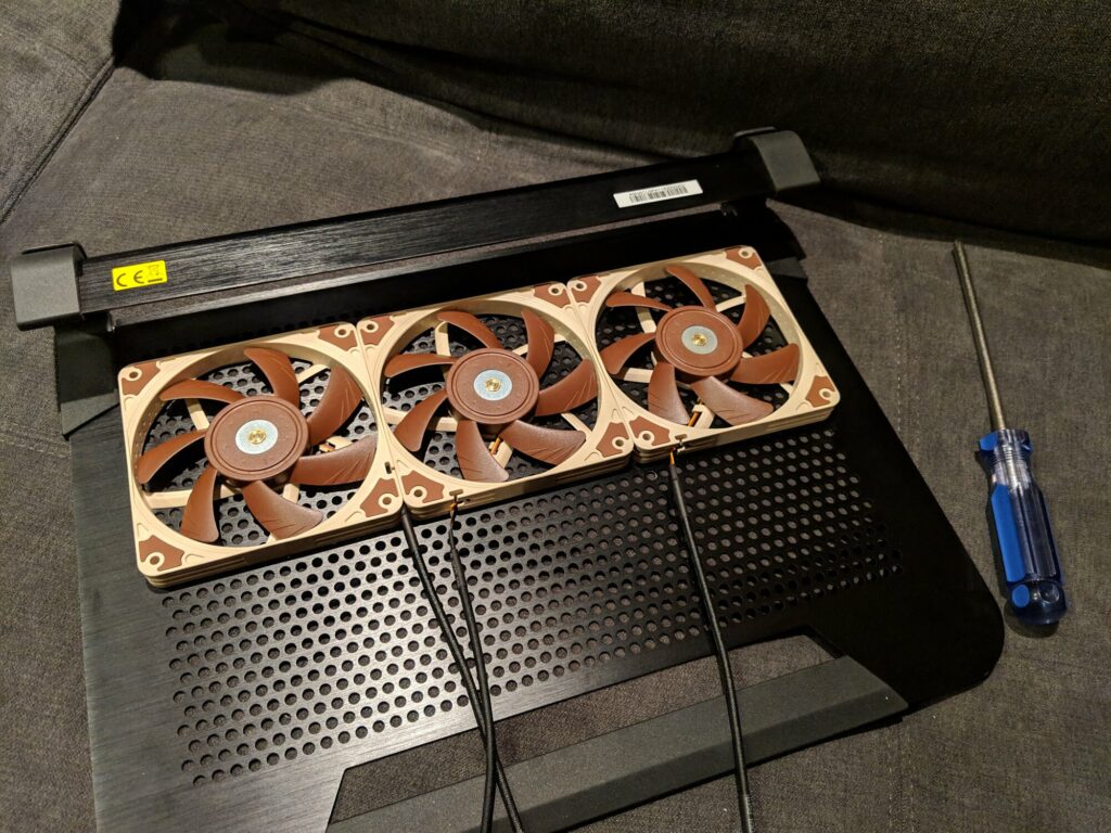 DIY Laptop Cooling PadFrom HardWare Forum