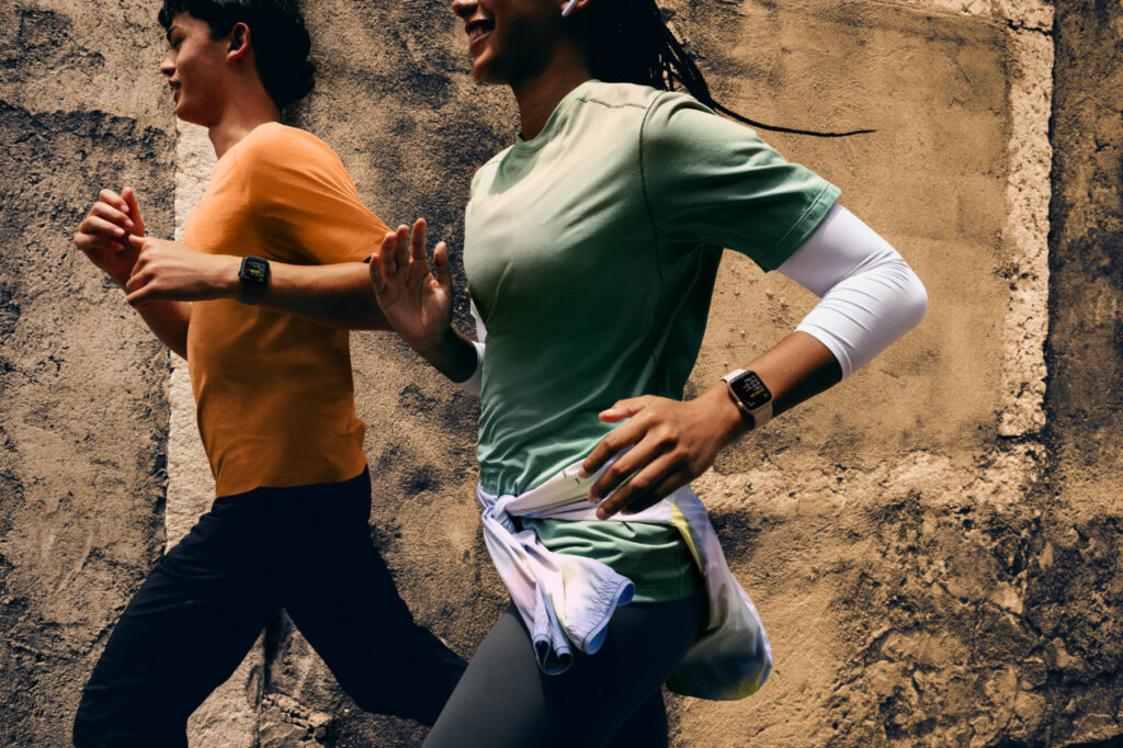 Apple-Watch-SE-3-lifestyle-running