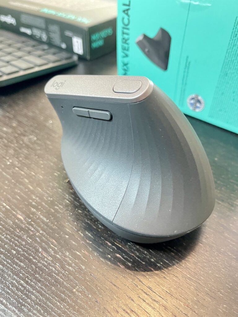 Logitech MX Vertical REAR LEFT ASPECT