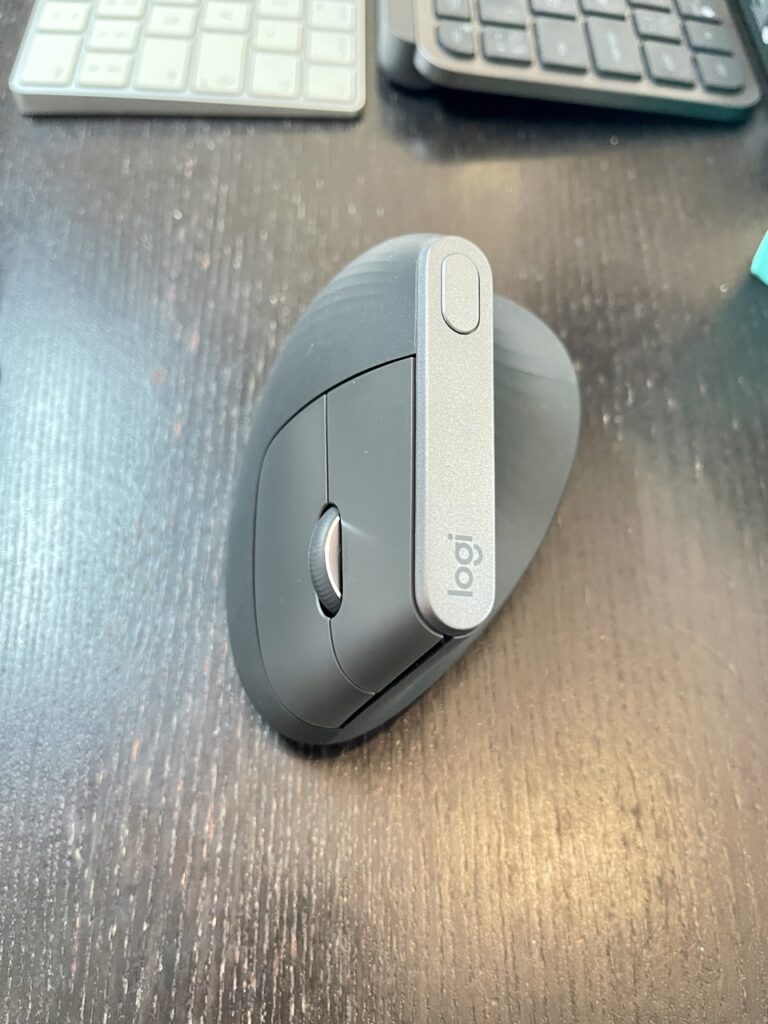 Logitech MX Vertical FROM FRONT