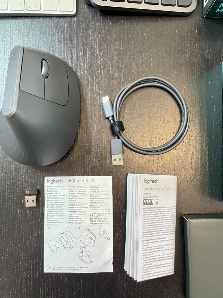 Logitech MX Vertical WHAT YOU GET
